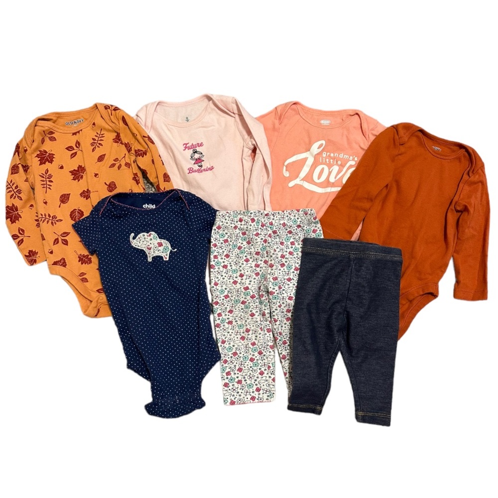 Old Navy and Carter’s 7 Piece Bundle Size 6-12 Months